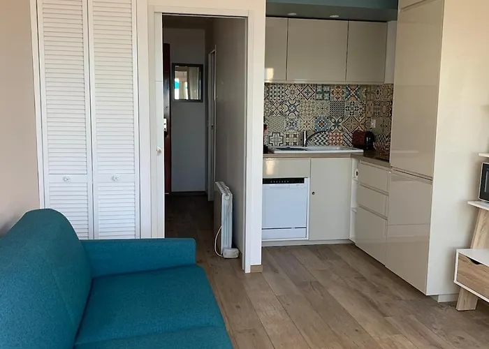 Daire Tahiti Face A La *